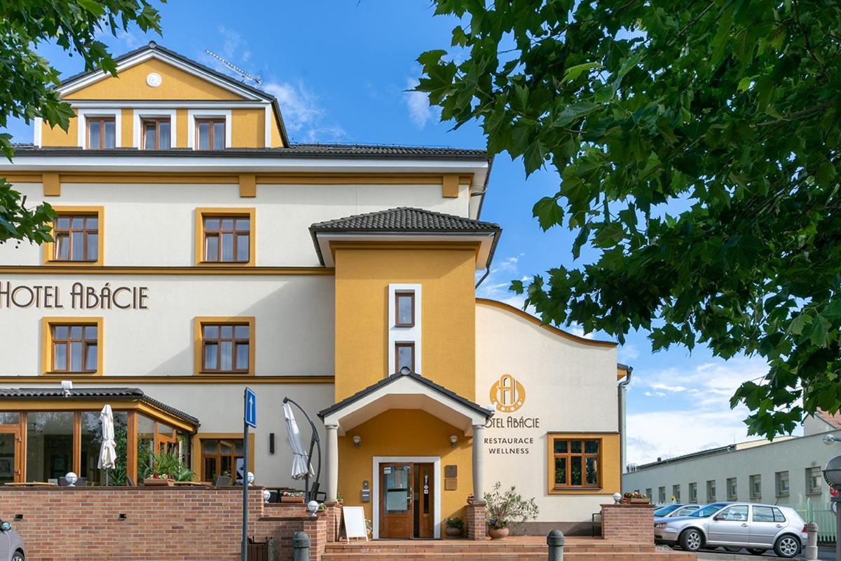 Hotel Abacie & Wellness Valašské Meziříčí Zewnętrze zdjęcie