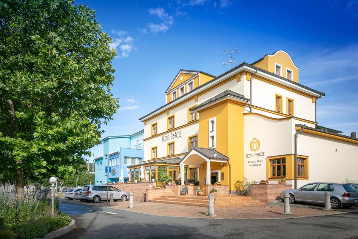 Hotel Abacie & Wellness Valašské Meziříčí Zewnętrze zdjęcie